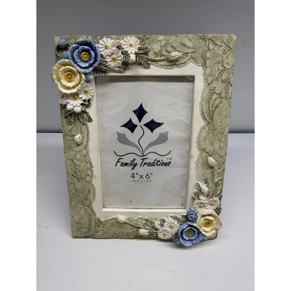Family Traditions Floral Lace Photo Frame 4x6 Blue White Flowers Cottagecore